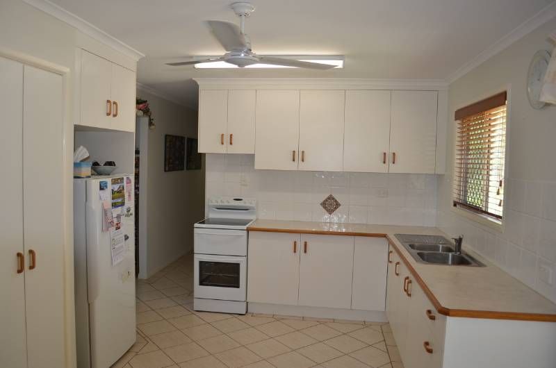 28 Illawarra Drive, KIN KORA, QLD 4680
