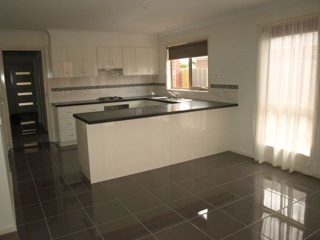 1and2/64 Queens Road, WARRNAMBOOL, VIC 3280