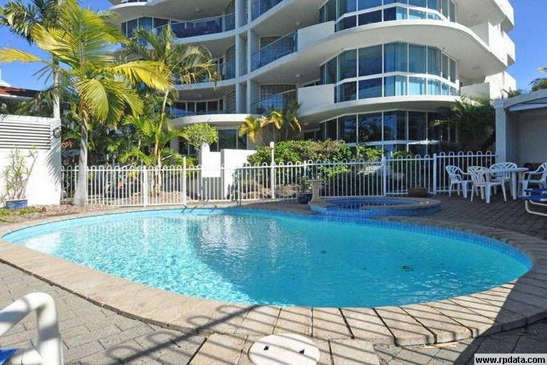 2/200-204 Marine Parade, LABRADOR, QLD 4215