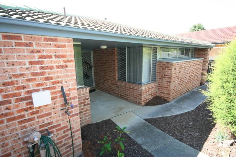 3/2 Furlong Road, QUEANBEYAN, NSW 2620