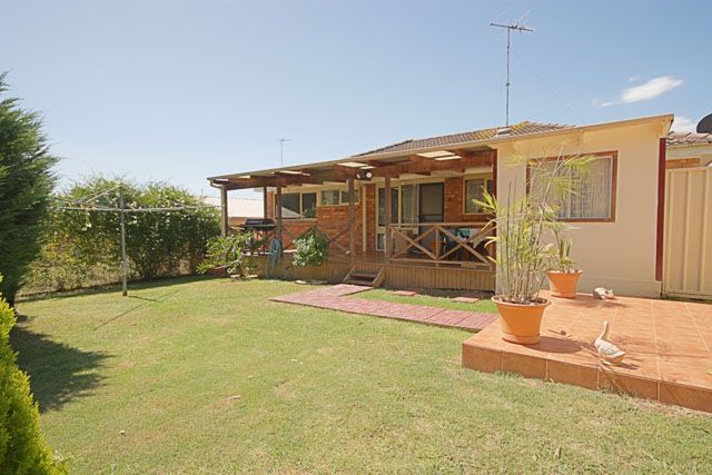 4 Rudge Place, AMBARVALE, NSW 2560