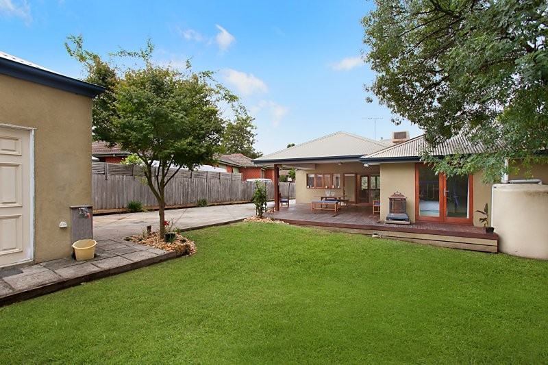 17 Frudal Crescent, KNOXFIELD, VIC 3180