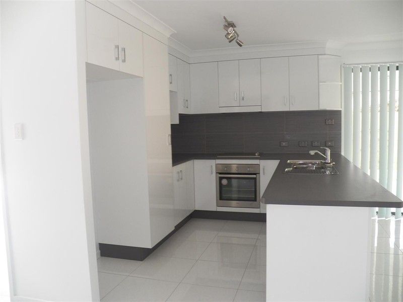31 Sharyn Drive, NEW AUCKLAND, QLD 4680