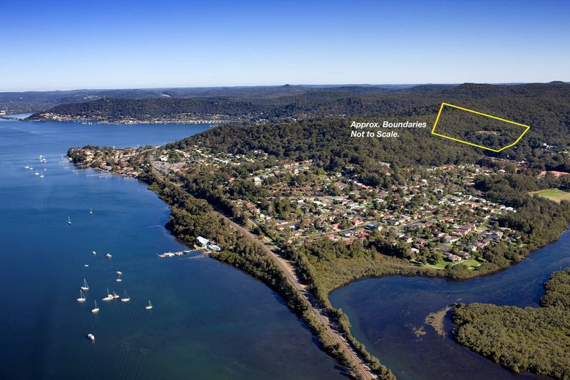 32 Sunnyside Avenue, Point Clare, NSW Residential House Sold