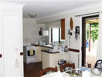 9 Ruwa Drive, GLASS HOUSE MOUNTAINS, QLD 4518