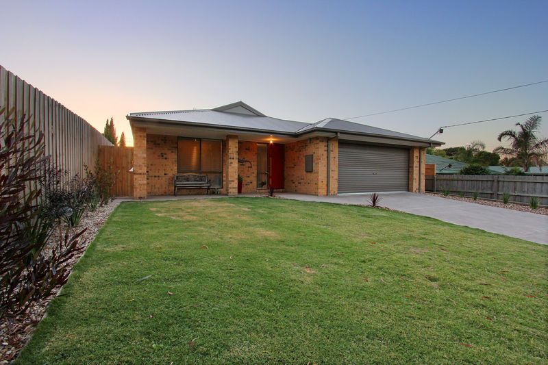 60 Flinders Avenue, ROSEBUD, VIC 3939