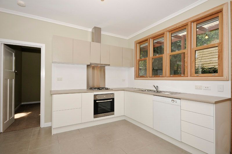 5 Lyones Parade, UPPER FERNTREE GULLY, VIC 3156