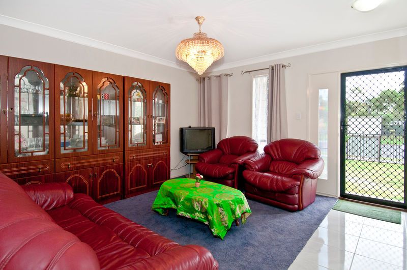 LOGANLEA, QLD 4131