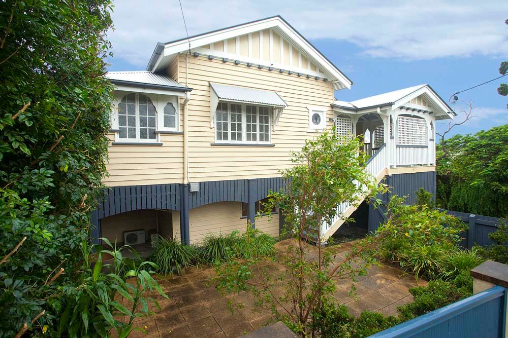 11  Denman Street, GREENSLOPES QLD 4120