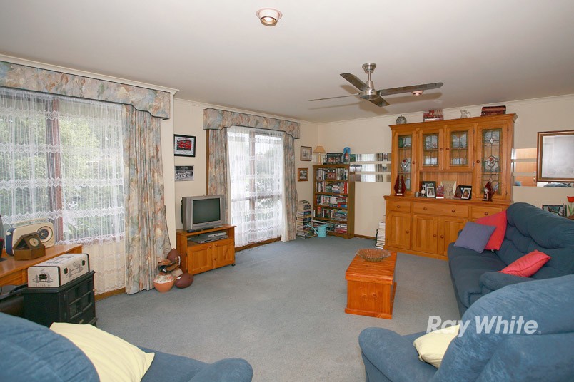 1 Frances Crescent, CRANBOURNE NORTH, VIC 3977
