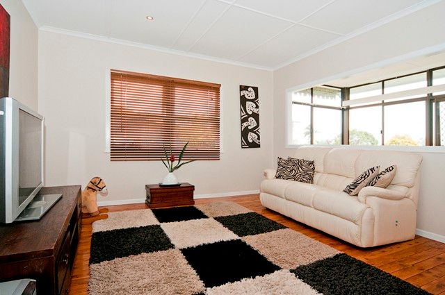 14 Kingsley Avenue, LABRADOR, QLD 4215