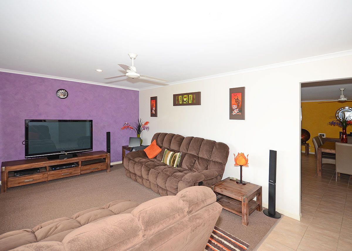 8 Phar Lap Court, POINT VERNON, QLD 4655