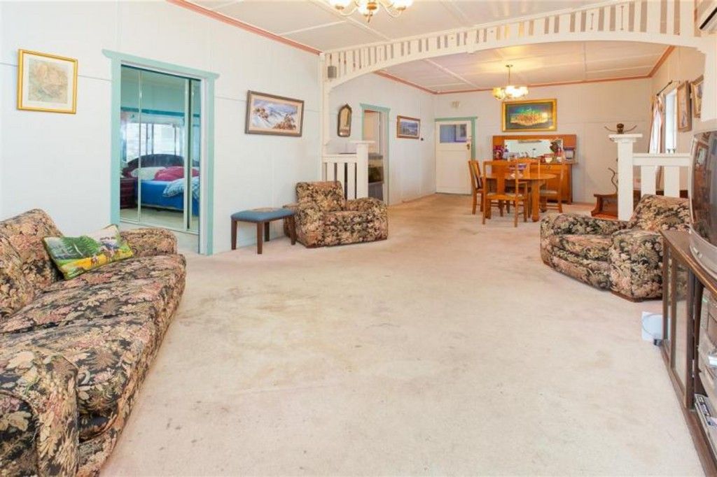 30 Vera Street, GREENSLOPES, QLD 4120