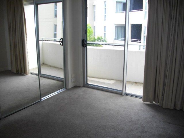 2/10 Valbonne Street, VARSITY LAKES, QLD 4227