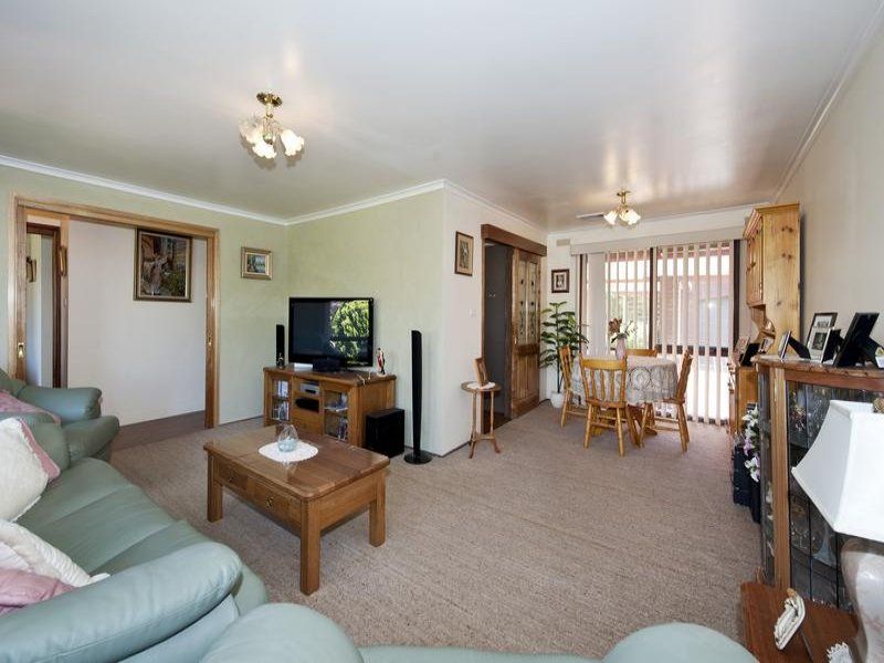 49 Virginia Crescent, BUNDOORA, VIC 3083