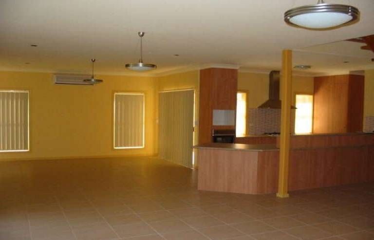 143 Lae Drive, RUNAWAY BAY, QLD 4216