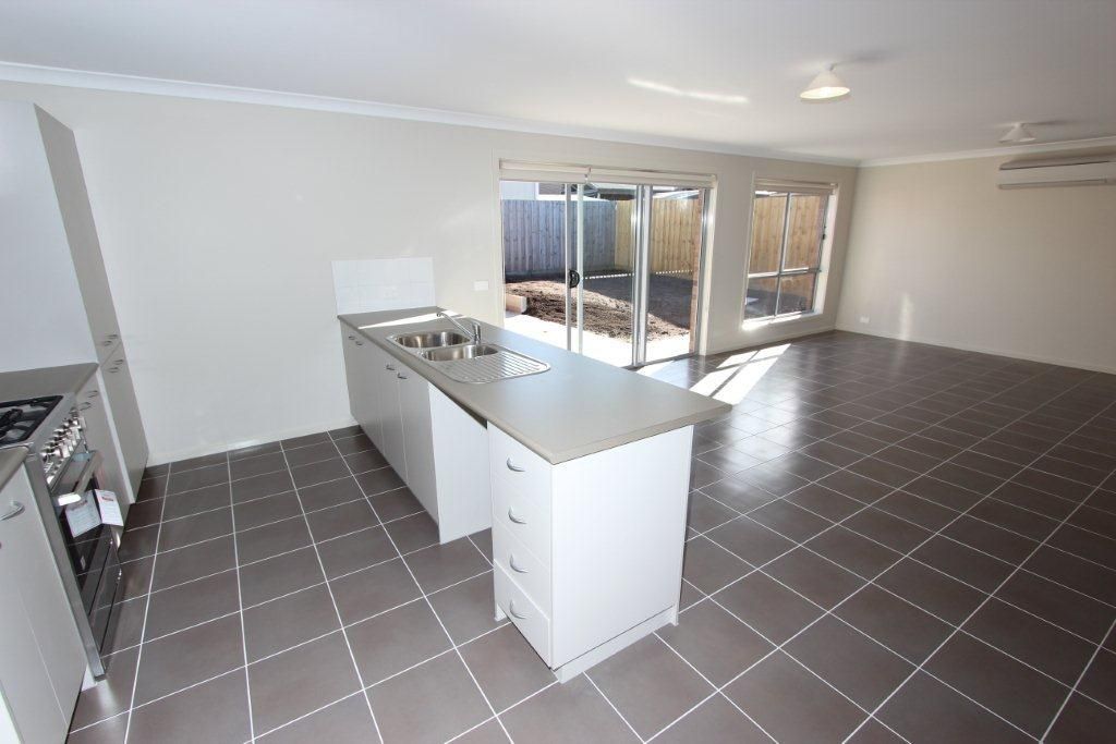 15 Tree Street, WAURN PONDS, VIC 3216