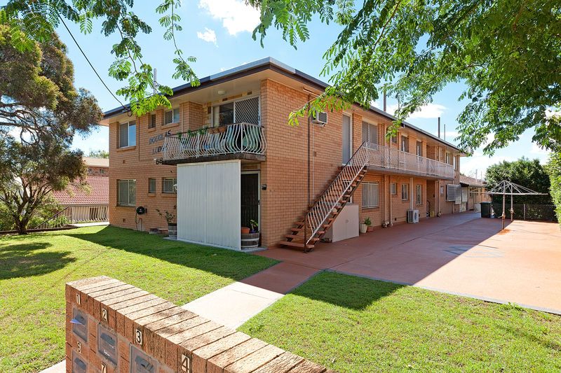 58 Douglas Street, GREENSLOPES QLD 4120