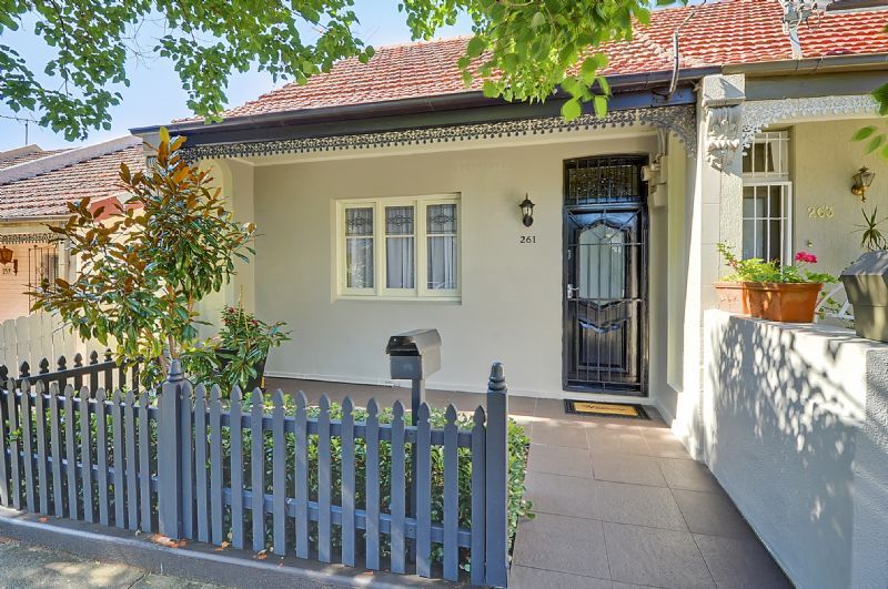 261 Corunna Road, PETERSHAM NSW 2049