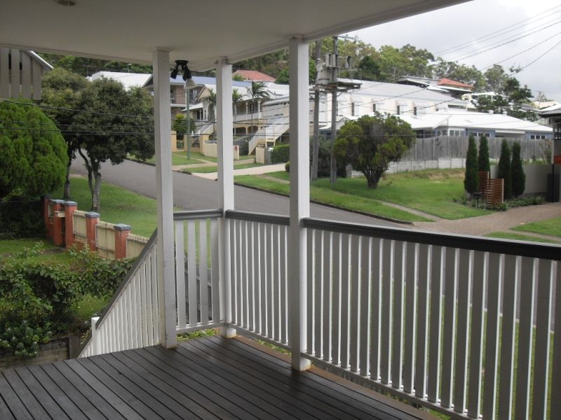 6 Hockings Street, HOLLAND PARK WEST, QLD 4121