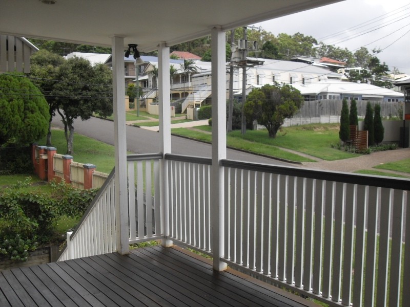 6 Hockings Street, HOLLAND PARK WEST, QLD 4121