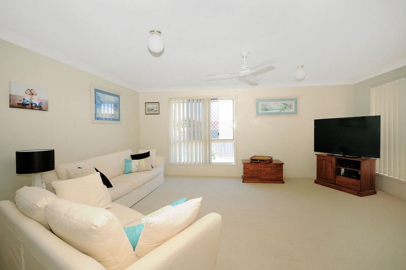 6 Wood Drive, MIDDLE RIDGE, QLD 4350