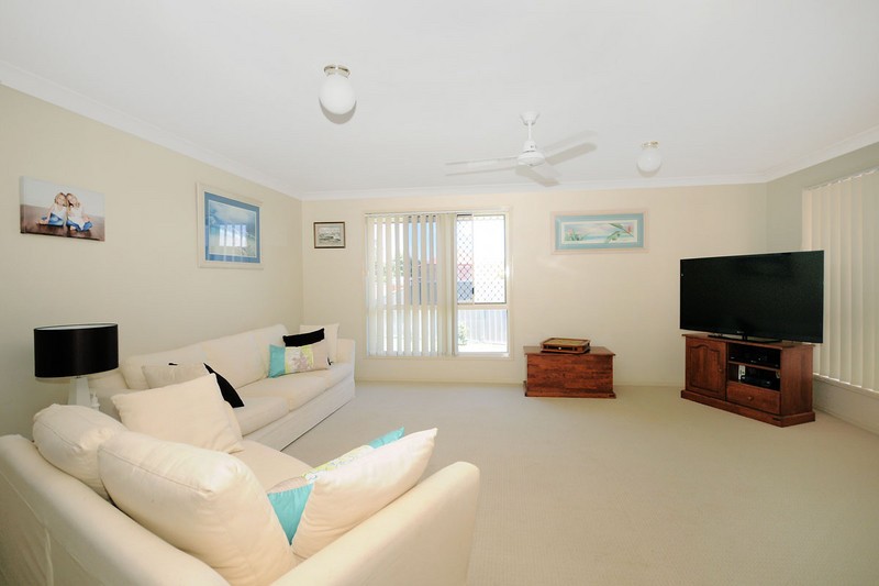 6 Wood Drive, MIDDLE RIDGE, QLD 4350