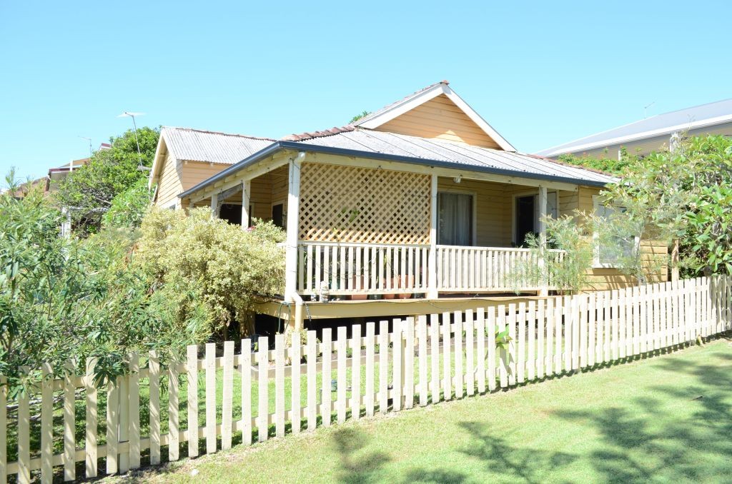 10 Queen Street, YAMBA, NSW 2464