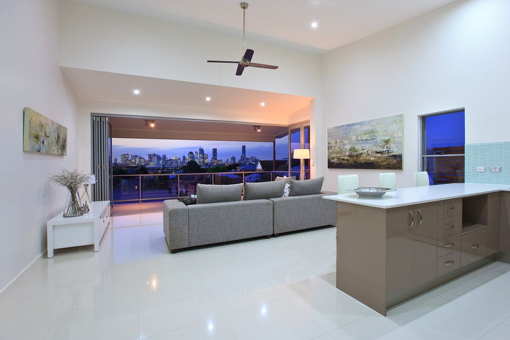 53 Douglas Street, GREENSLOPES QLD 4120