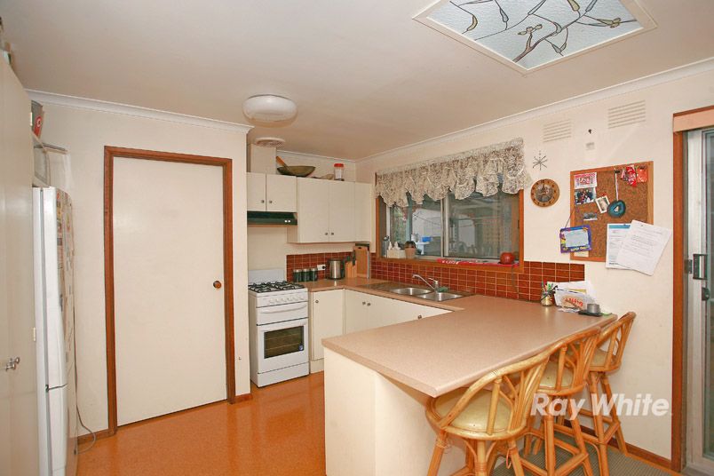 8 Hovell Court, CRANBOURNE VIC 3977
