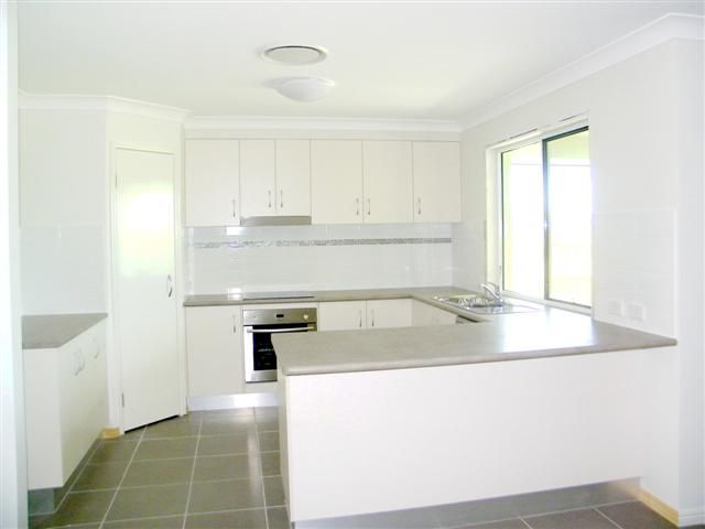 21 Liriope Drive, KIRKWOOD, QLD 4680