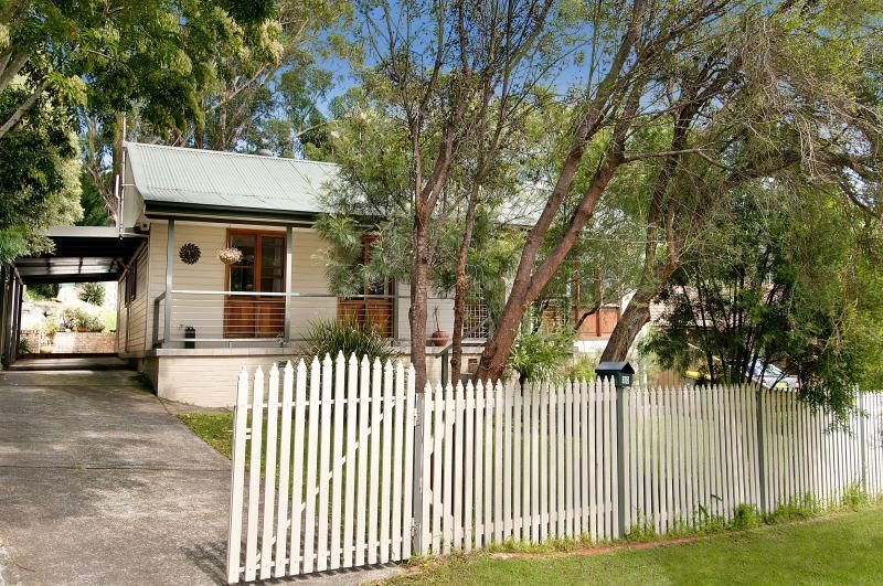 30 Foster Street, HELENSBURGH, NSW 2508