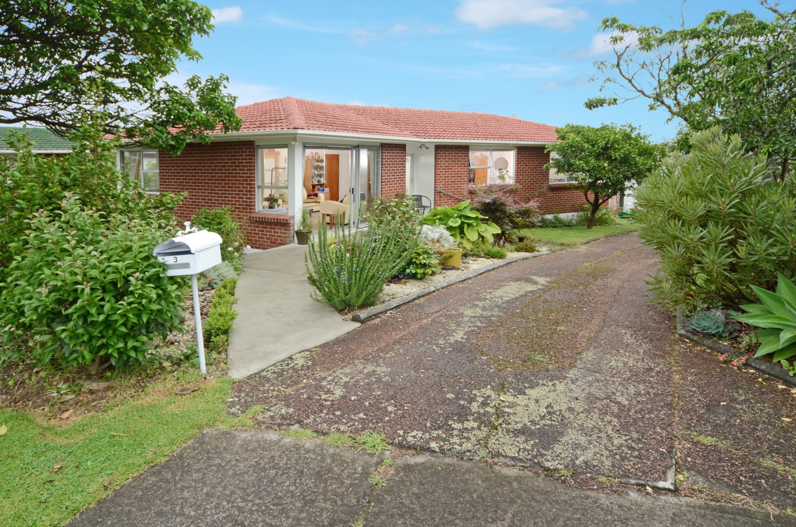 3 View Road, GLENFIELD, North Shore City