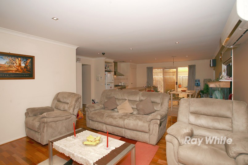 32 Greenaway Terrace, CRANBOURNE EAST, VIC 3977