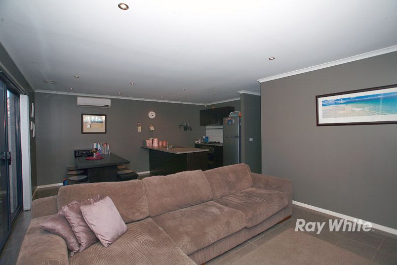 3 Mossman Drive, CRANBOURNE EAST, VIC 3977