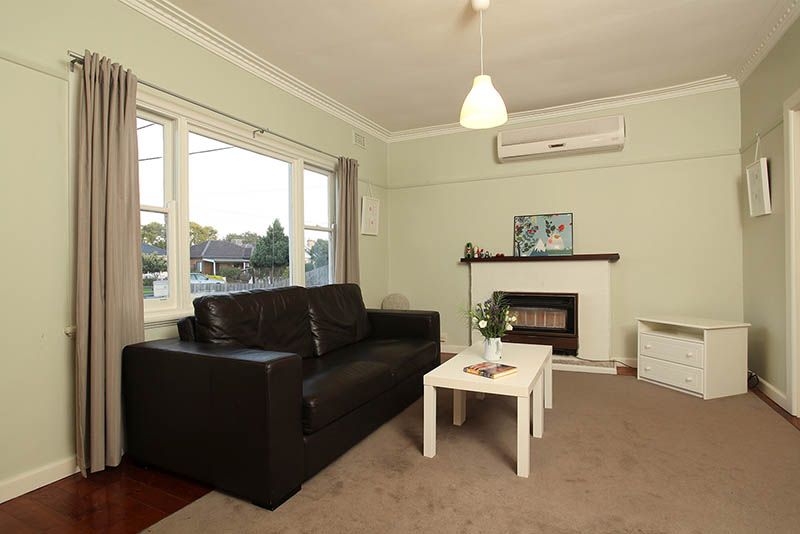 27 Euroa Avenue, SUNSHINE NORTH, VIC 3020