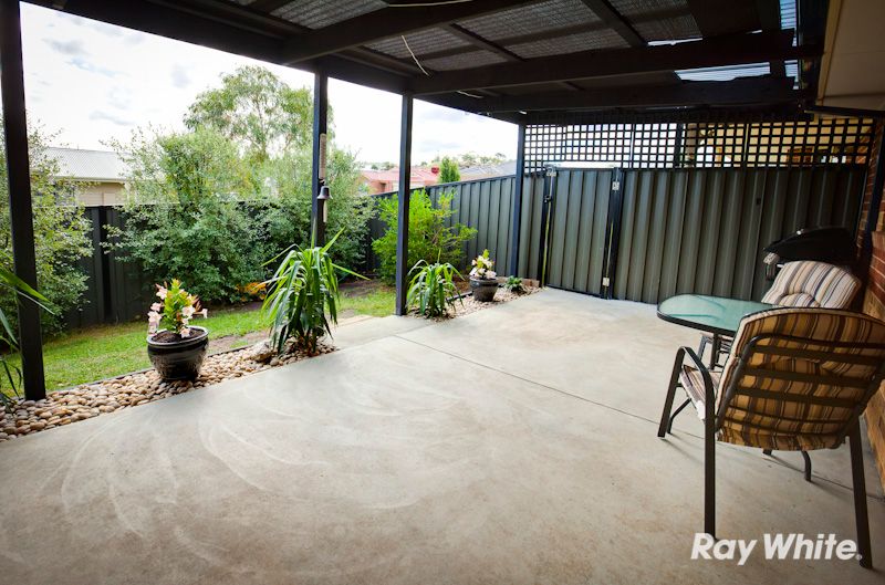 98 Leigh Drive, PAKENHAM, VIC 3810