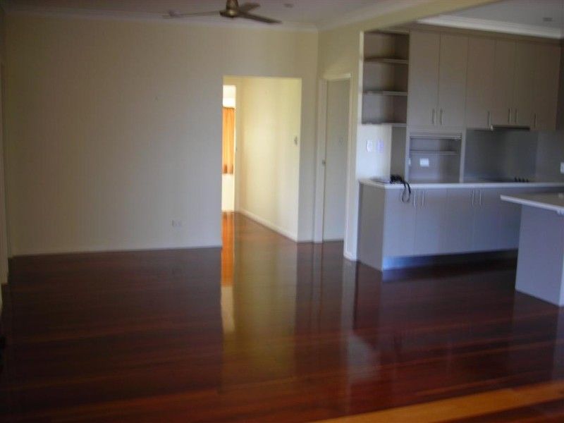 49 Esplanade, POINT VERNON, QLD 4655
