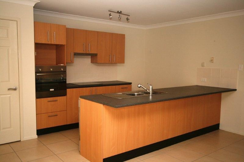 2/9 Lady Bowen Parade, ROTHWELL, QLD 4022