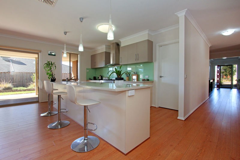 9 Crestwood Drive, ROSEBUD, VIC 3939