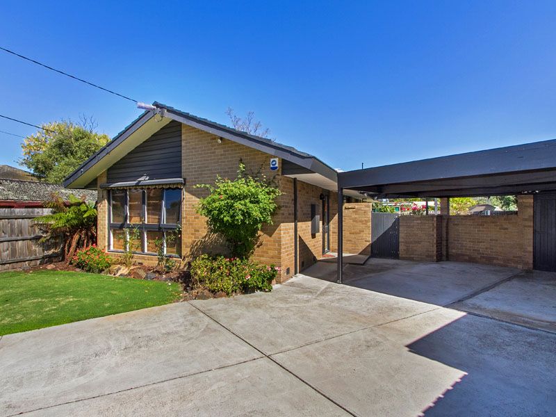 12 Emery Drive, DINGLEY VILLAGE VIC 3172