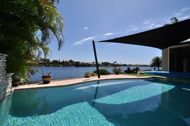 38 Lakeshore Drive, HELENSVALE, QLD 4212