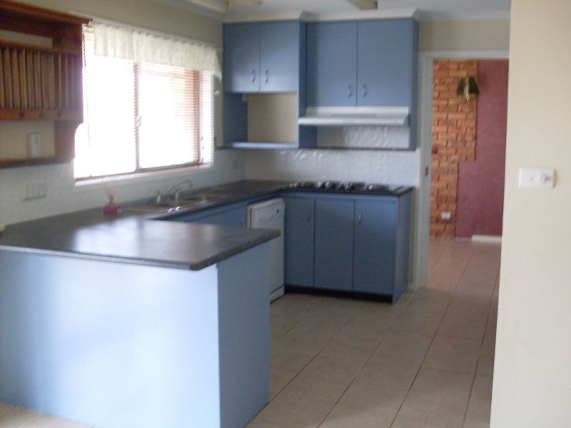 2 Friendship Place, PARKES, NSW 2870