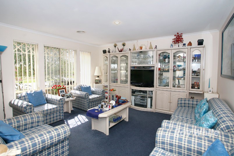 9 Foxwood Drive, CRANBOURNE EAST, VIC 3977