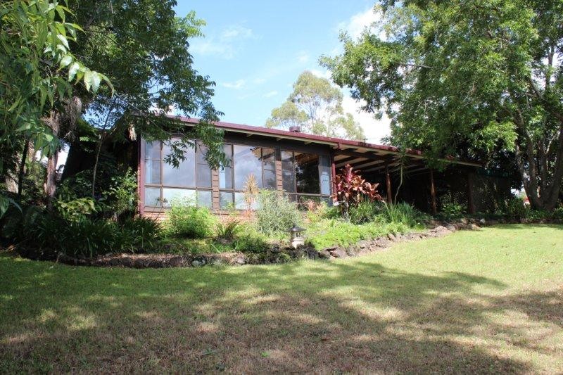 10 Greenhills Drive, GOONELLABAH, NSW 2480