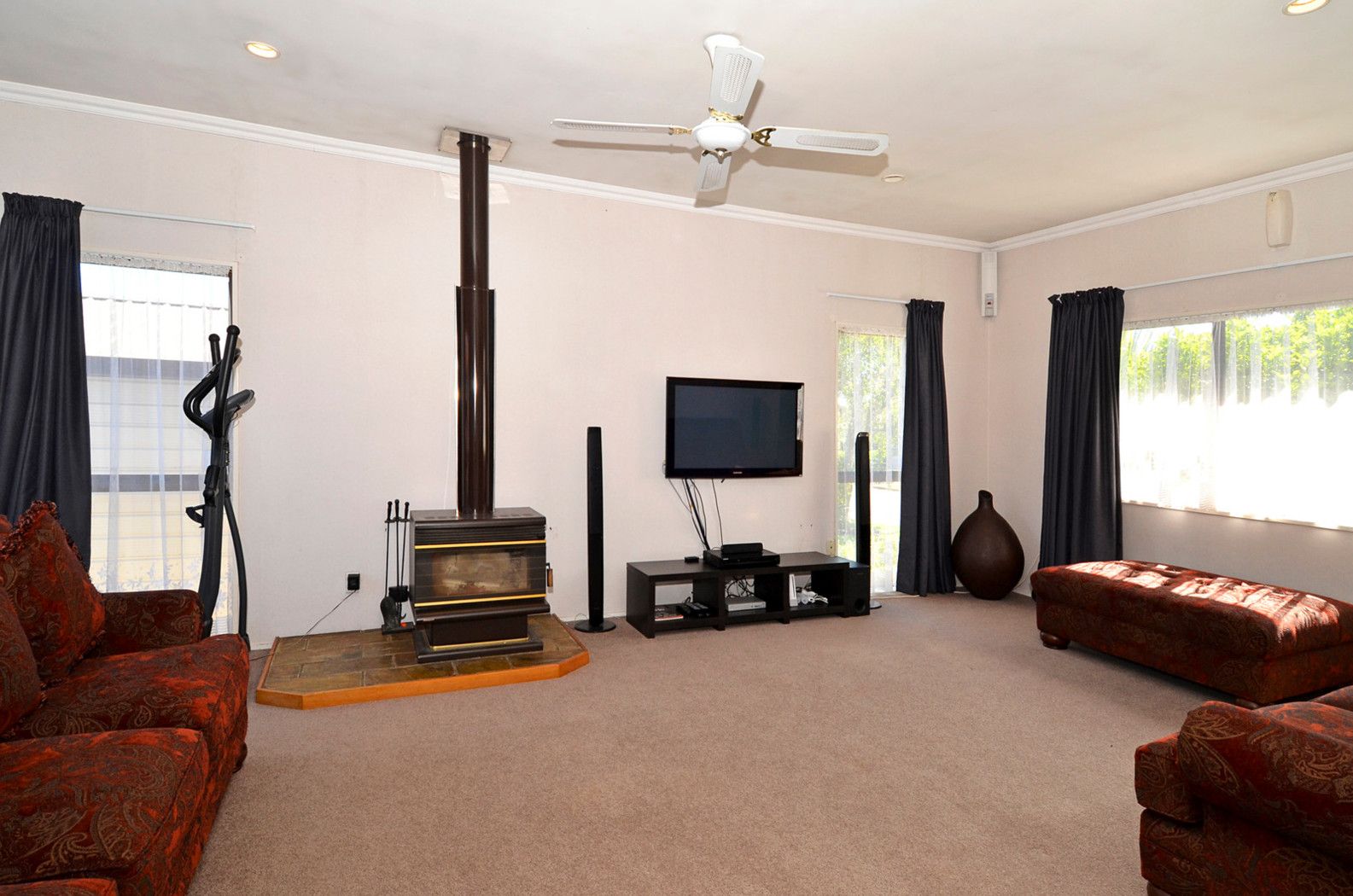 42 Barnhill Crescent, PAHUREHURE, Papakura