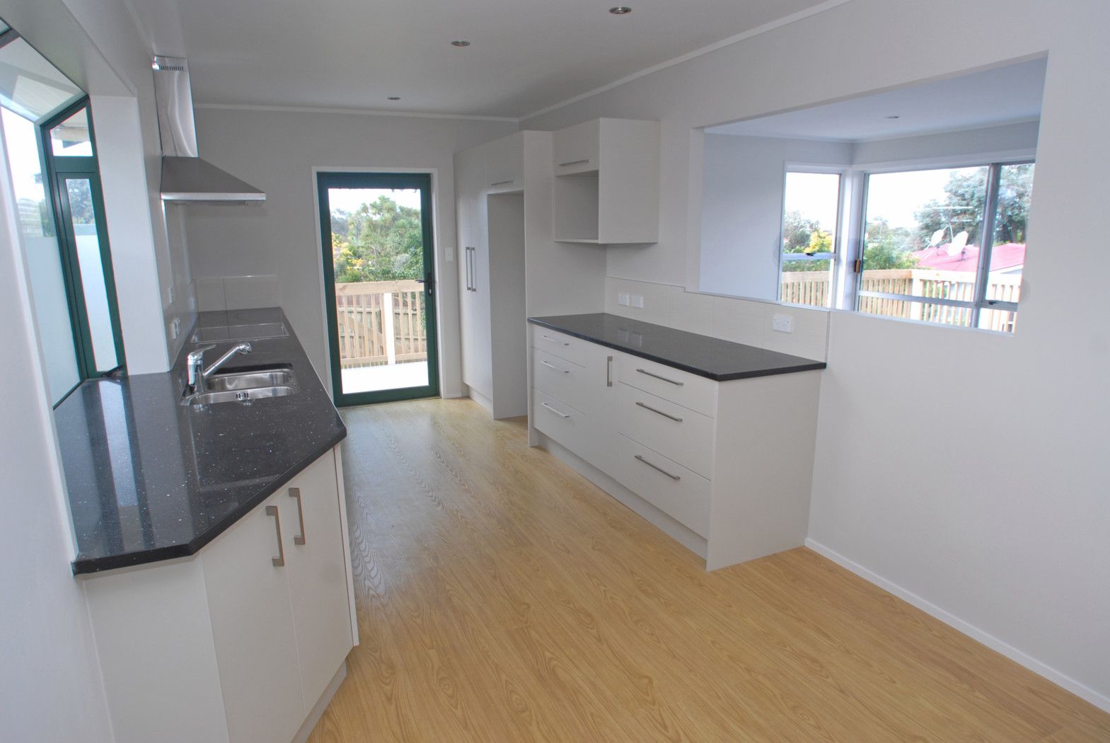 50c Weldene Avenue, GLENFIELD, North Shore City