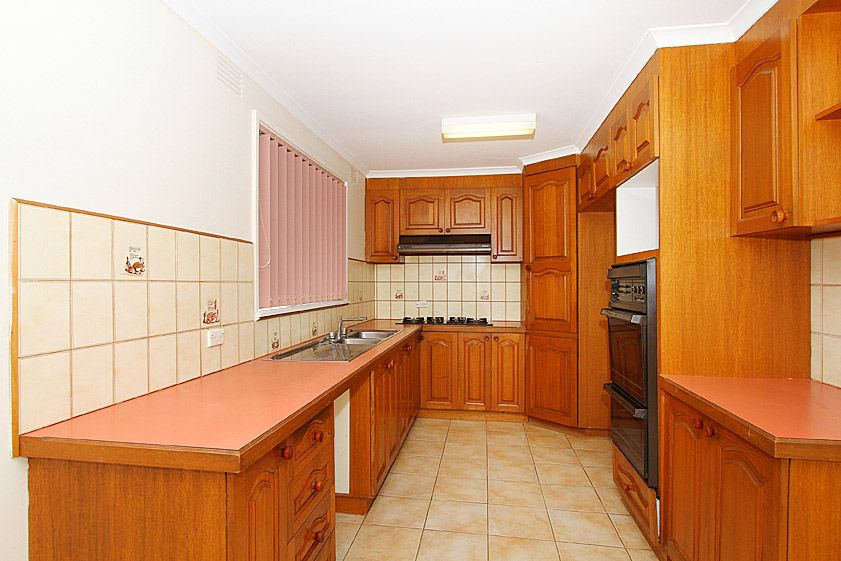 43 Cumberland Crescent, THOMASTOWN, VIC 3074