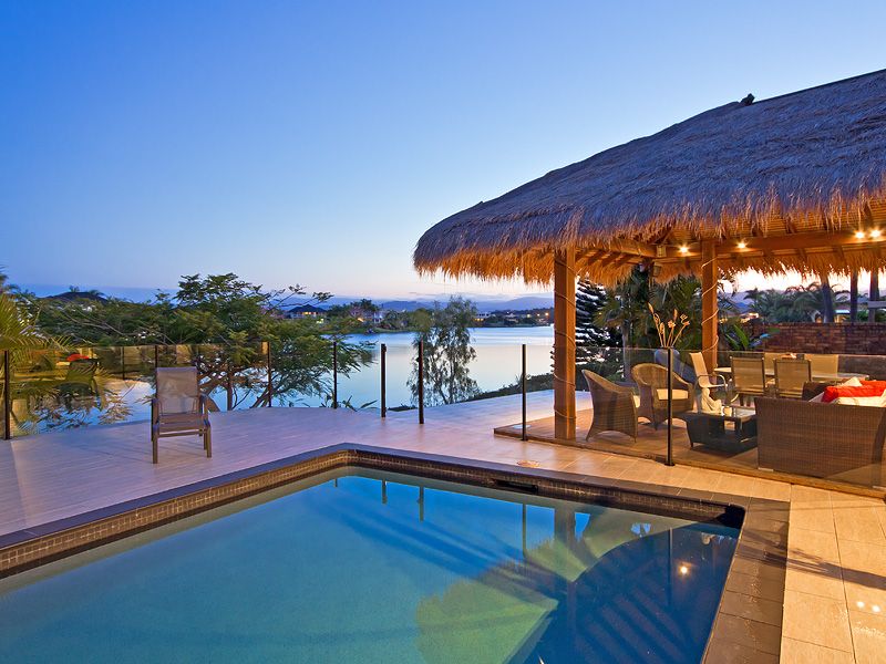 110 Santa Cruz Boulevard, CLEAR ISLAND WATERS, QLD 4226
