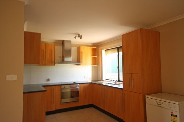 8 Dargie Place, EAGLE VALE, NSW 2558